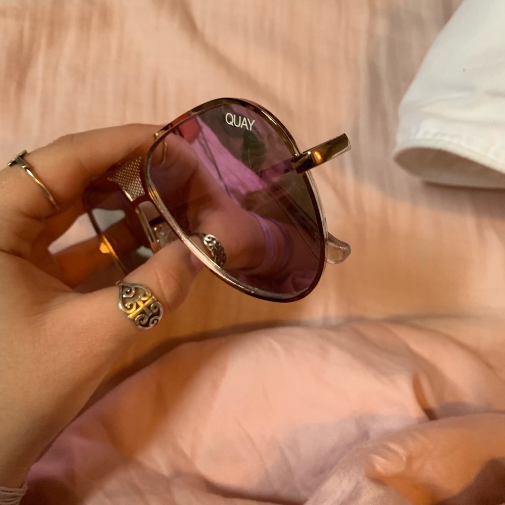 QUAY SUNGLASSES
